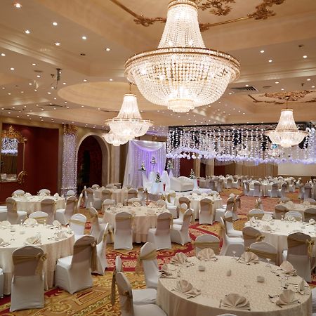 Pyramisa Suites Hotel Cairo Giza Ngoại thất bức ảnh The ballroom at the hotel