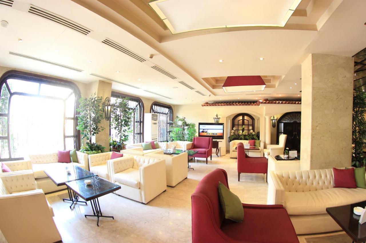 Pyramisa Suites Hotel Cairo Giza Ngoại thất bức ảnh The lounge area