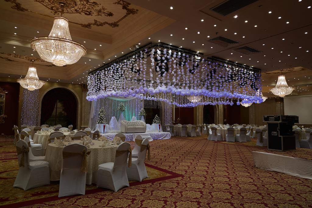 Pyramisa Suites Hotel Cairo Giza Ngoại thất bức ảnh The ballroom at the hotel